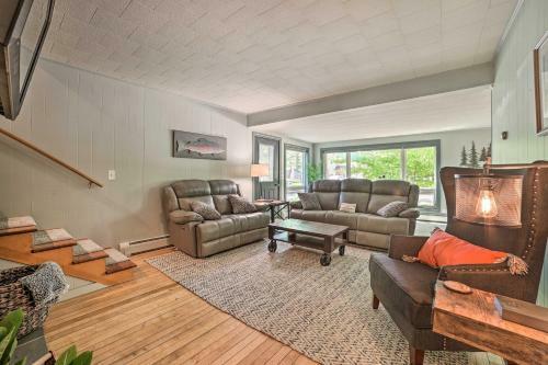 Bright Home With Outdoor Space, Steps To River