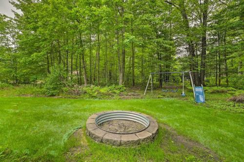 Quiet House Near Houghton Lake With Fire Pit!