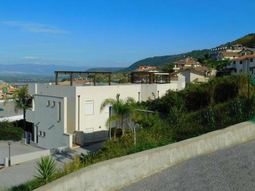 Lux Apartment ! Swimmingpool ! Parking ! Separate Entrance ! Separate Territory !