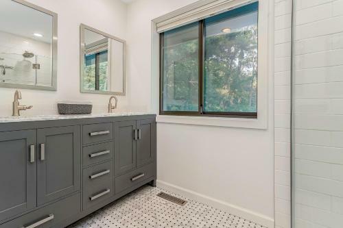 Lovely Lakewood Getaway