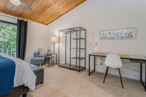 Lovely Lakewood Getaway