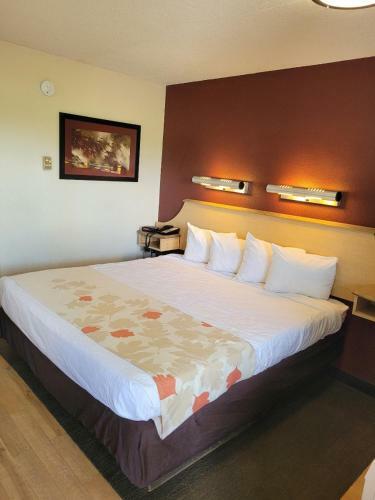 Hotel Red Oak Inn Southfield
