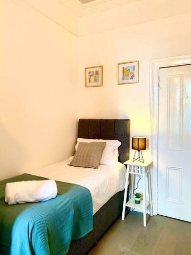 Anchored Homely Apartment In Historic Centre