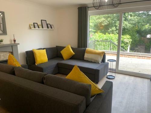 Spacious 5-bedroom Home Perfect For Large Groups