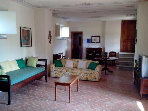 Coriana Apartments & Villas