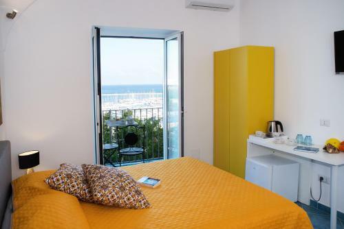 Bed & Breakfast Punta Lingua Relais - Room 3 Port View