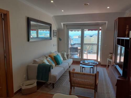 Apartamento Atico Con Terraza Y Piscina Comunitaria