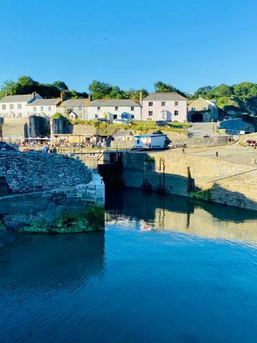 Coastal Cottage On The Harbour Beach Nearby!