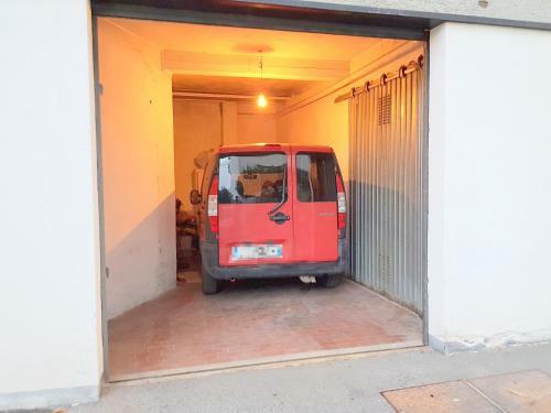 Apartamento Private Garage,air Cond, Quite, Near Train Station