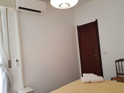 Apartamento Private Garage,air Cond, Quite, Near Train Station