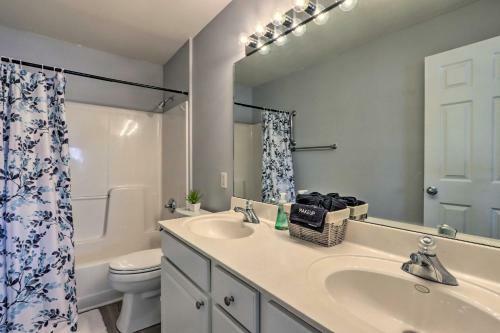 Apartamento Camdenton Condo With Pool Access And Lake Views!