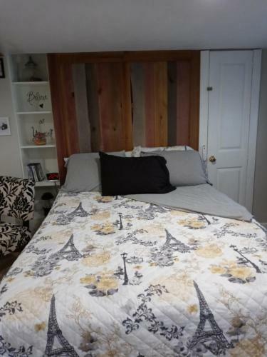Basement Suite Pvt Enterance With Hot Tub