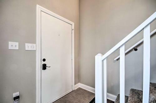 Stunning Townhome About 5 Mi To Dtwn Columbia!