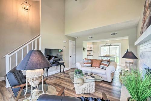 Stunning Townhome About 5 Mi To Dtwn Columbia!