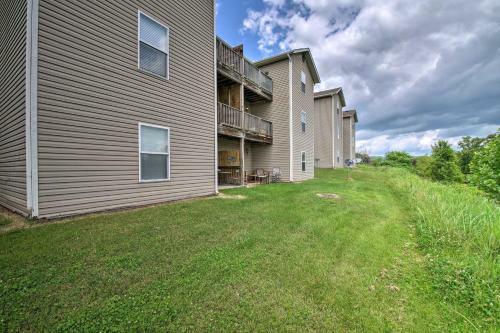 Apartamento Cheerful Condo Patio, 2 Mi To Branson Strip!