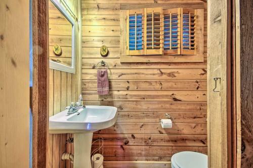 Serene Sunrise Beach Cabin With Private Dock!