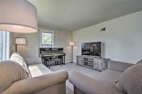 Modern Great Falls Home And Patio, Walk To Dtwn