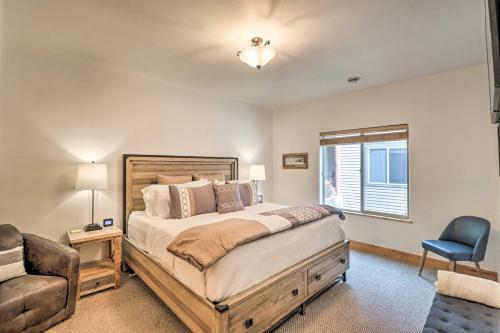 Apartamento Flathead Lake Getaway With Balcony, Fireplace!
