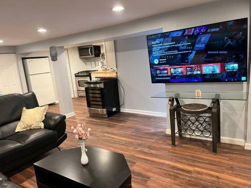 Beautiful 1 Bedroom Apartment Entire Unit
