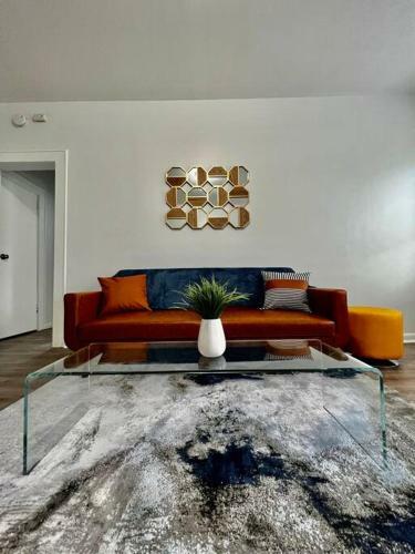 Private + Large + Stylish 1 Bedroom Apartment