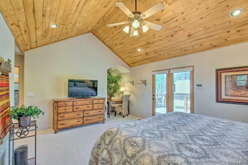 Stunning Angel Fire Cabin With Private Hot Tub!