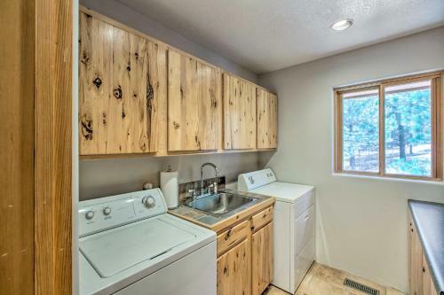 Stunning Angel Fire Cabin With Private Hot Tub!