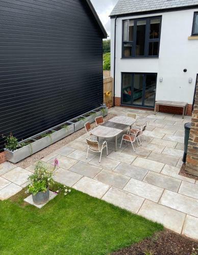 5 Bedroom Modern Home, Totnes - 10 Guests, 7 Day Minimum Booking