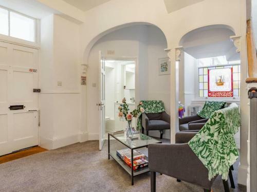 Lovely Villa 2 King 2 Singles 1double Sofa Bed
