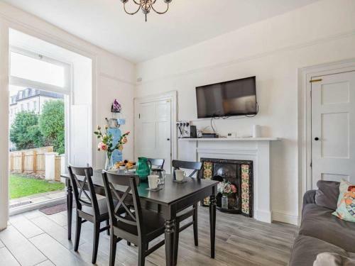 Lovely Villa 3 Kings 1double Sofa Bed