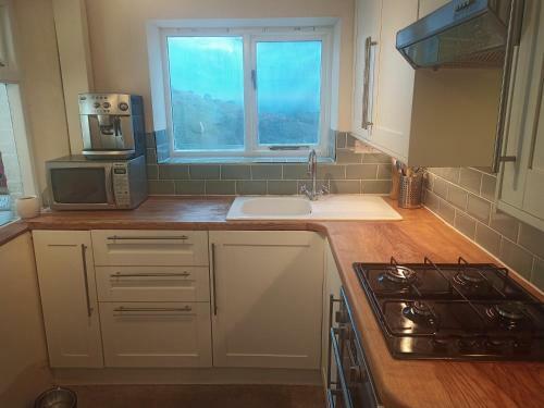Character 2 Bedroom, 2 Bathroom Home With Garden.