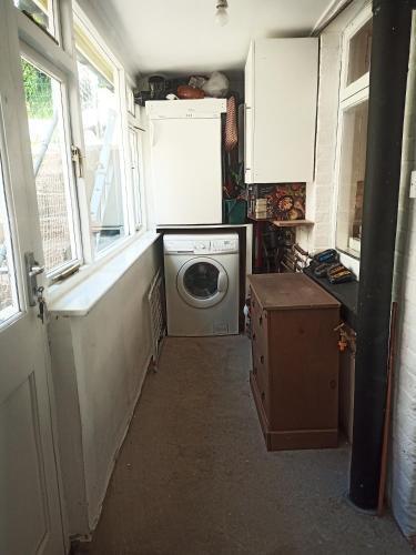 Character 2 Bedroom, 2 Bathroom Home With Garden.