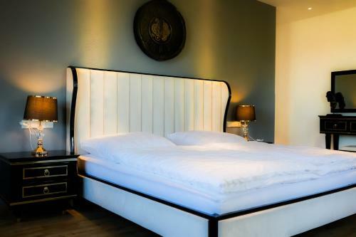 Hotel Schlo� Neuburg