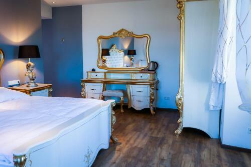 Hotel Schlo� Neuburg