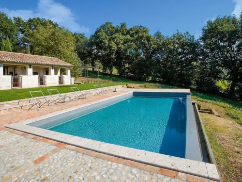 Vintage Villa In Sermugnano With Infinity Pool