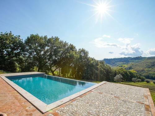 Vintage Villa In Sermugnano With Infinity Pool