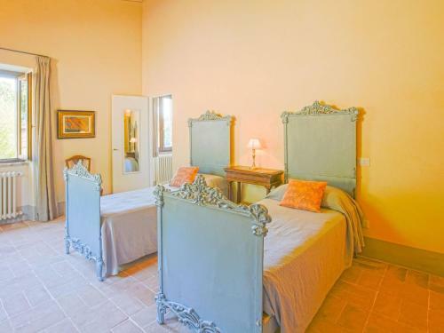 Vintage Villa In Sermugnano With Infinity Pool