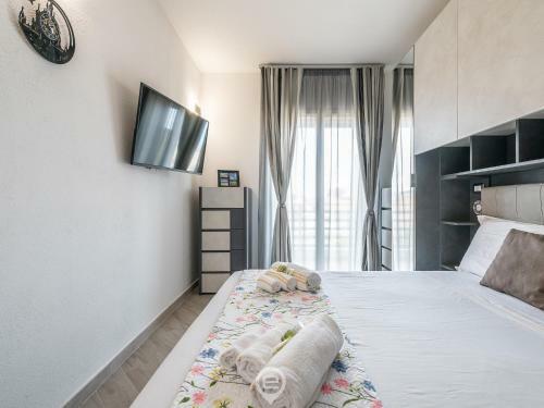 Alba's Apartment - Wifi & Private Parking