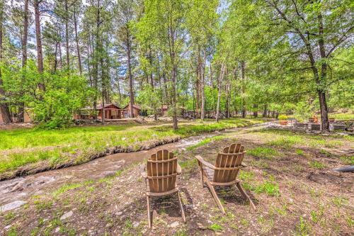 Quaint Riverfront Cabin Walk To Midtown!
