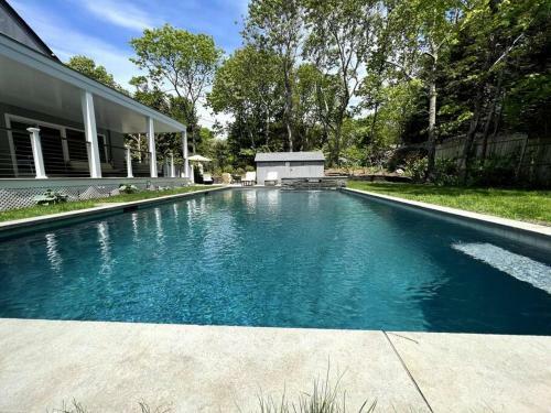 East Hampton Summer Home With Pool & Hot Tub