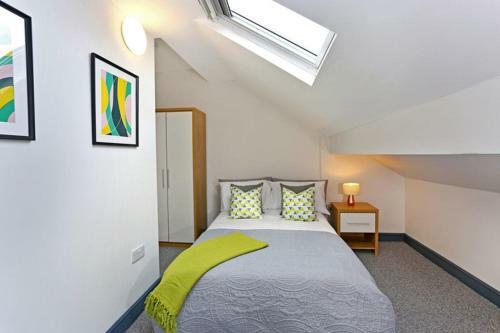 Hostal 4 Bed Guest Home On Hardy Croft