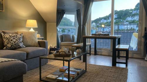 Looe With A View - Entire Apartment With Free Allocated Parking