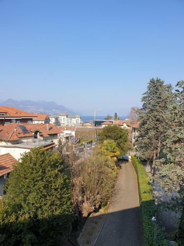 Hostal La Camera Con Vista Lago Al Secondo Piano Della Villa Isabella