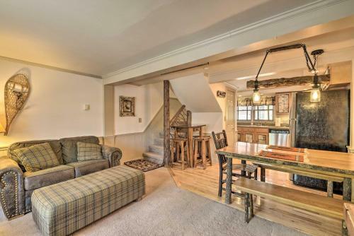 Townhome Walk To Mirror Lake And Main Street!