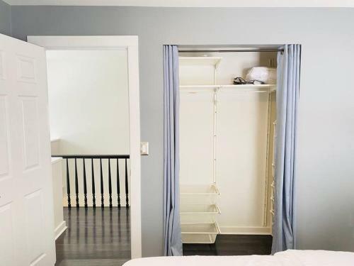 Beautifully Updated 5br Residence Near Uofr/museums/downtown