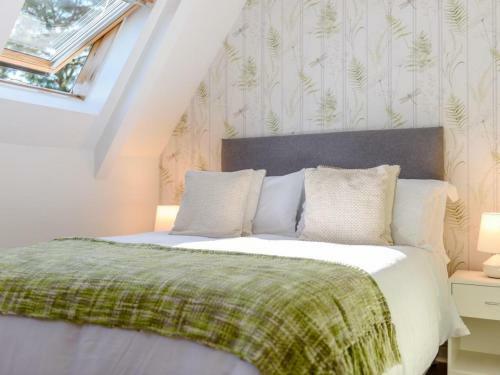 Waters Edge Apartment