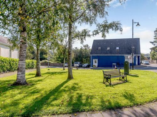 Waters Edge Apartment