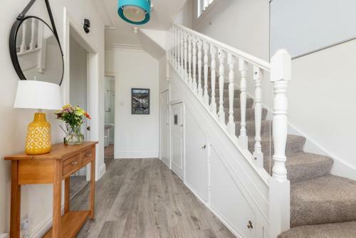 Villa Braeside - 4 Beds - Sleeps 8 - Garden