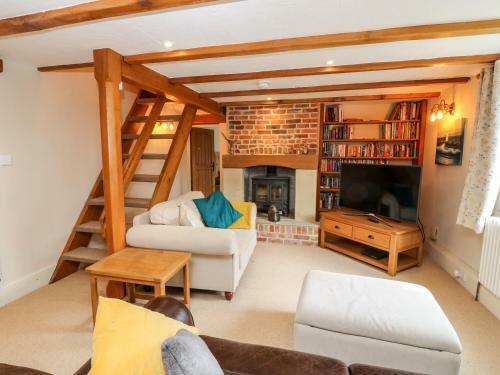 19 Clatterford Shute