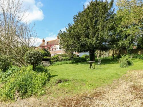 19 Clatterford Shute