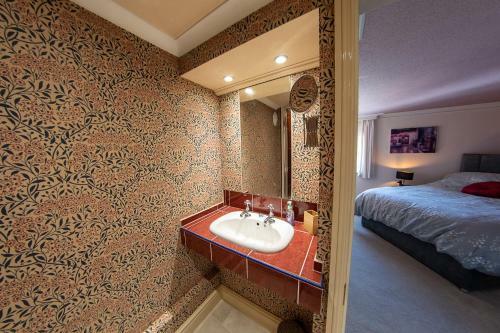 Stunning Apartment - Quintessential - Quay Views - Sleeps 2-4 People